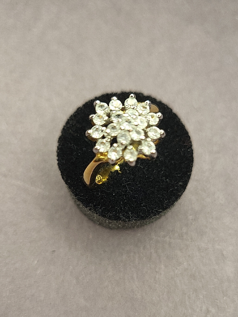 Flower Cluster Ring - Picture 4 of 6